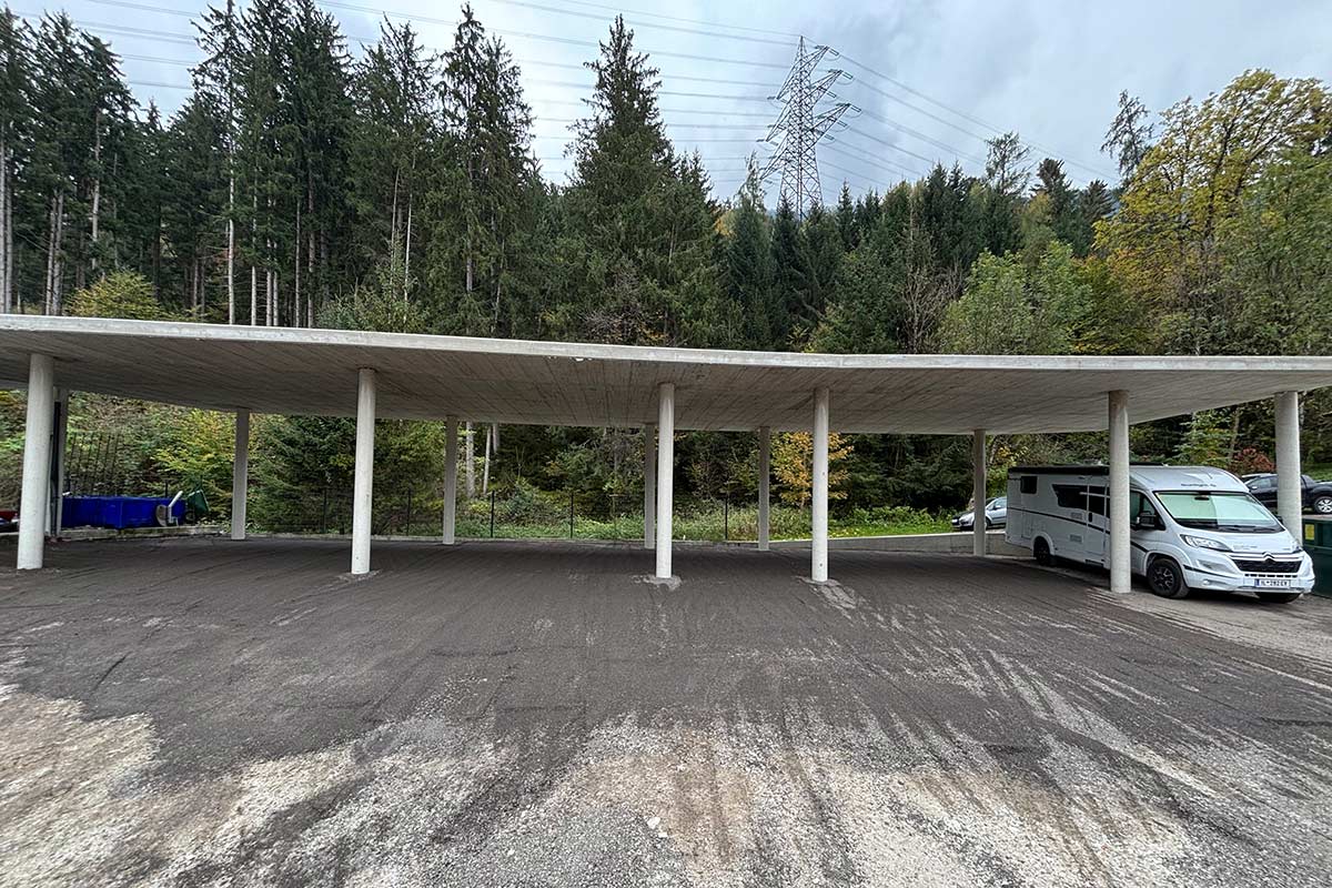 Parkplatz für Wohnmobile und Wohnwagen